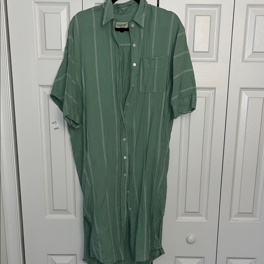 Universal Thread Men's Casual Green Button Down Shirt
